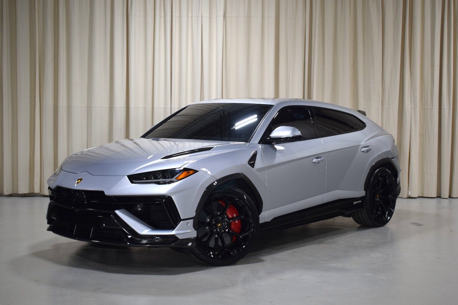 Used 2024 Lamborghini Urus Performante AWD/4WD image 1