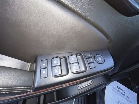 Used 2018 GMC Yukon XL SLT image 23