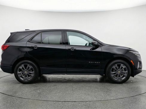 Used 2025 Chevrolet Equinox LT FWD image 11