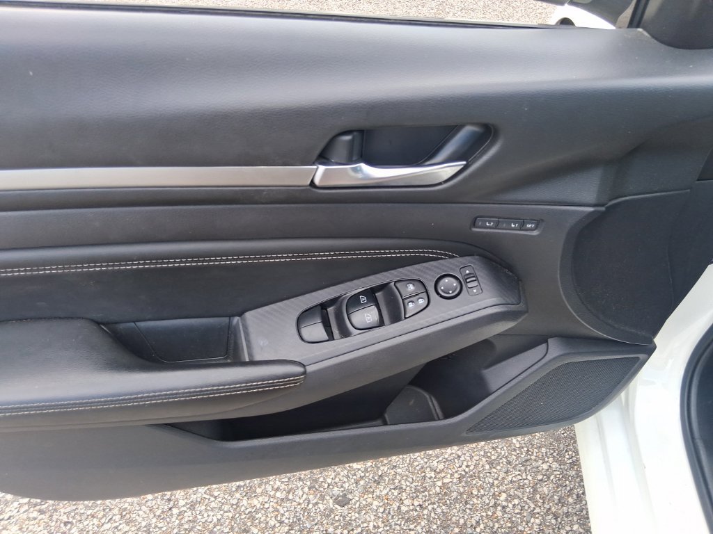 Used 2019 Nissan Altima 2.5 Platinum AWD/4WD image 9