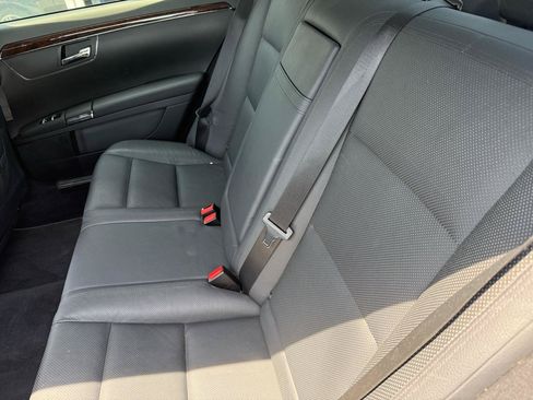 Used 2011 Mercedes-Benz S 550 4MATIC image 9