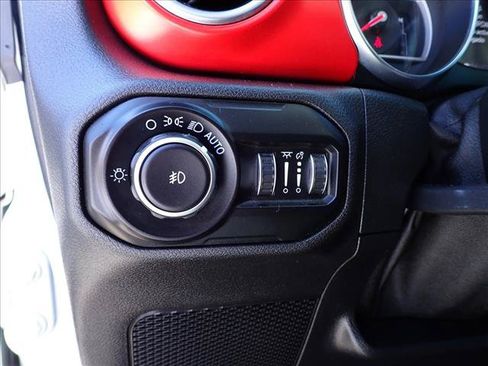 Used 2020 Jeep Wrangler Unlimited Rubicon AWD/4WD image 13