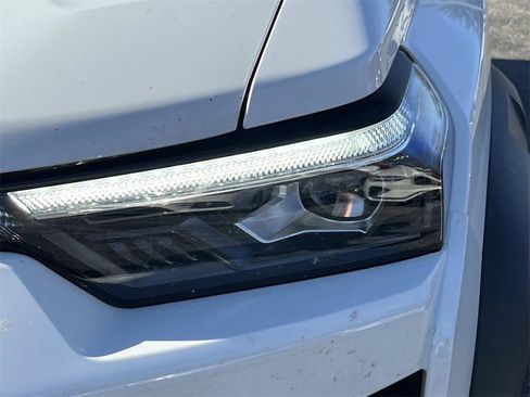 Used 2024 Chevrolet Colorado ZR2 w/ ZR2 Convenience Package III image 9