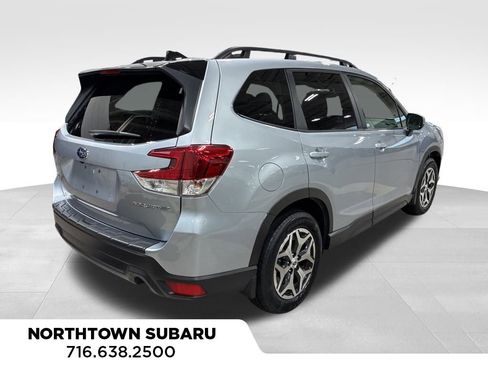 Used 2024 Subaru Forester Premium image 8