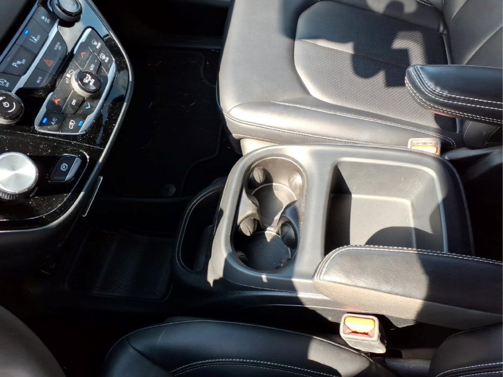 Used 2025 Chrysler Pacifica Select FWD image 14