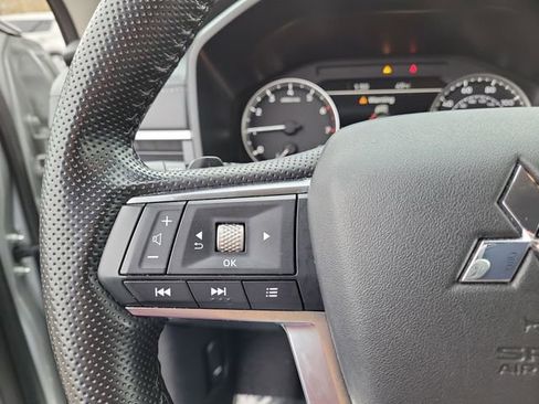 Used 2024 Mitsubishi Outlander SE image 26