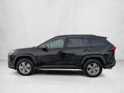 Used 2025 Toyota RAV4 XLE image 9