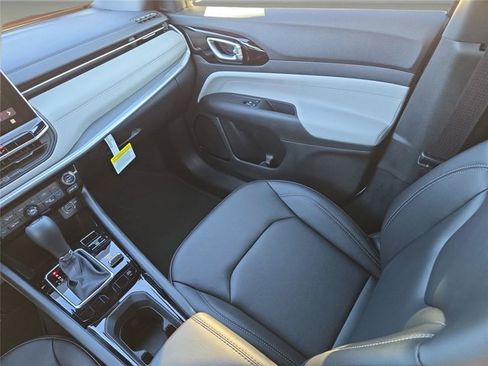New 2026 Jeep Compass Limited AWD/4WD image 42