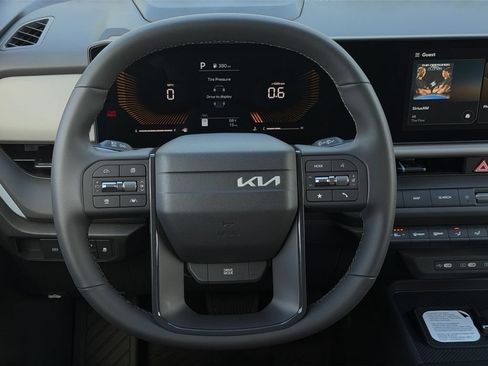 New 2027 Kia Seltos LX FWD image 18