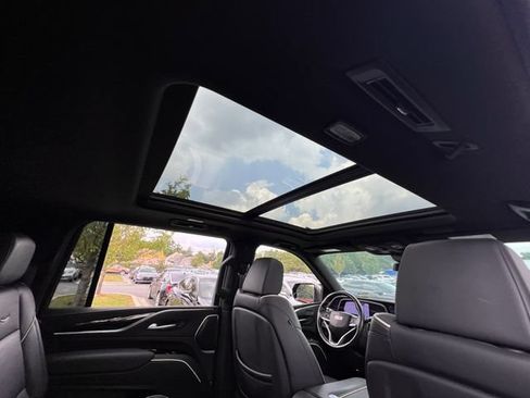 Used 2022 Cadillac Escalade ESV Sport RWD image 34