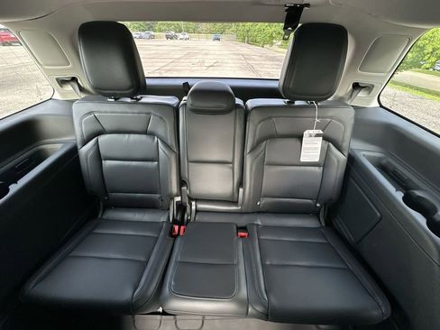 New 2025 Lincoln Navigator Reserve AWD/4WD image 24