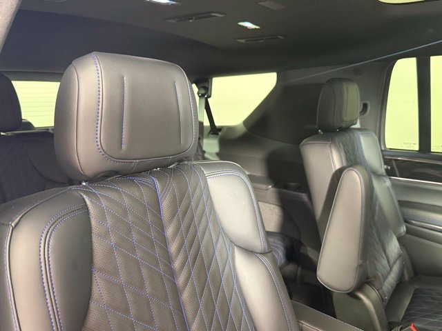 Used 2026 Cadillac Escalade IQL Luxury AWD/4WD image 30