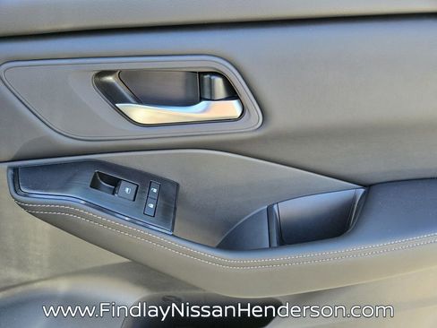 Used 2026 Nissan Rogue SV image 18
