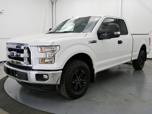 Used 2017 Ford F150 XLT w/ Trailer Tow Package AWD/4WD image 3