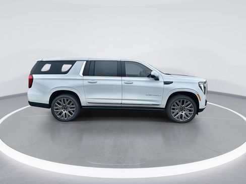 New 2026 GMC Yukon XL Denali Ultimate w/ LPO, Floor Liner Package AWD/4WD image 9