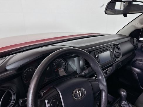 Certified 2017 Toyota Tacoma SR w/ Tow Package image 9