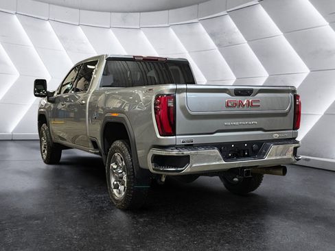 Used 2024 GMC Sierra 3500 SLT AWD/4WD image 4
