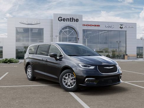 New 2026 Chrysler Pacifica Select FWD image 5