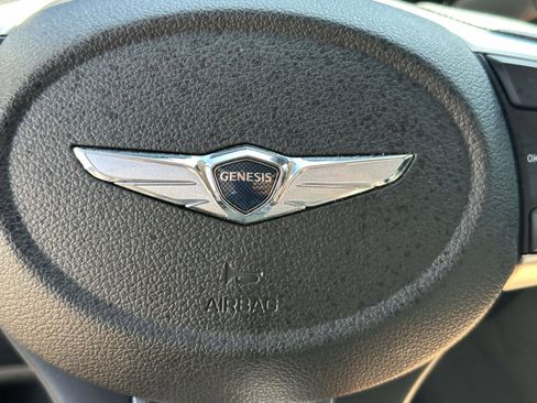 Used 2023 Genesis G70 2.0T image 22