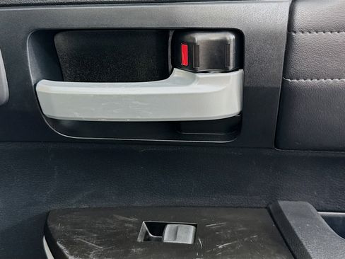 Used 2018 Toyota Tundra Limited image 29