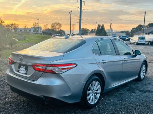Used 2019 Toyota Camry LE image 15
