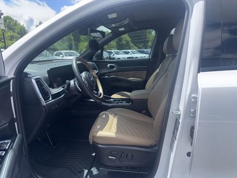 Used 2024 Kia Sorento SX Prestige w/ Olive Brown Leather Package AWD/4WD image 8