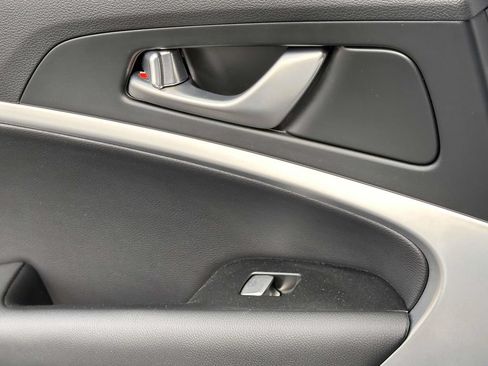 Used 2025 Genesis G70 2.5T RWD image 22