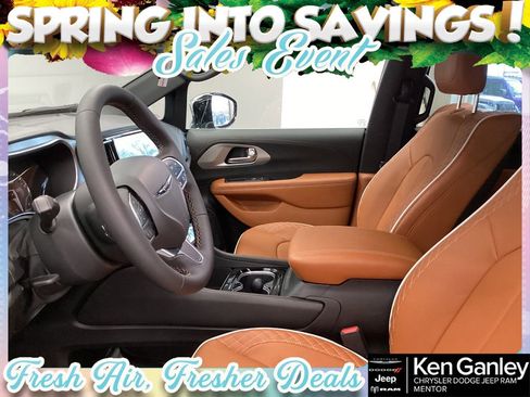 New 2026 Chrysler Pacifica Pinnacle w/ Trailer Tow Group AWD/4WD image 15