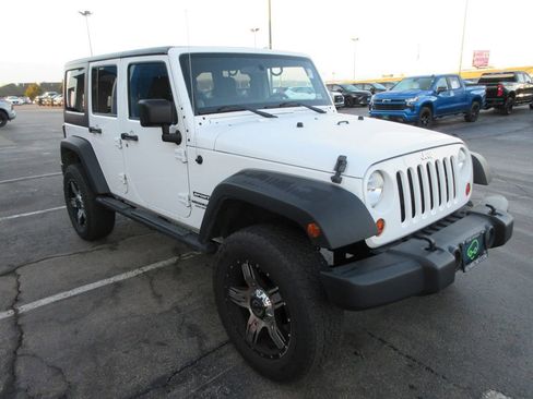 Used 2012 Jeep Wrangler Unlimited Sport image 7