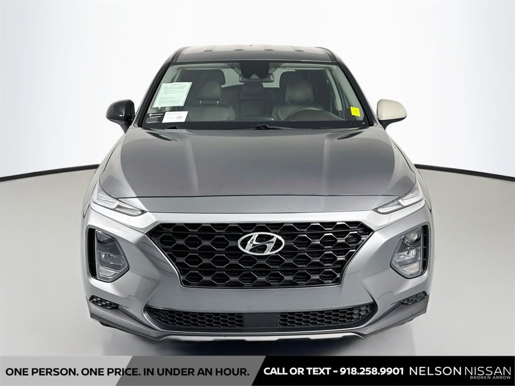 Used 2019 Hyundai Santa Fe SE FWD image 2