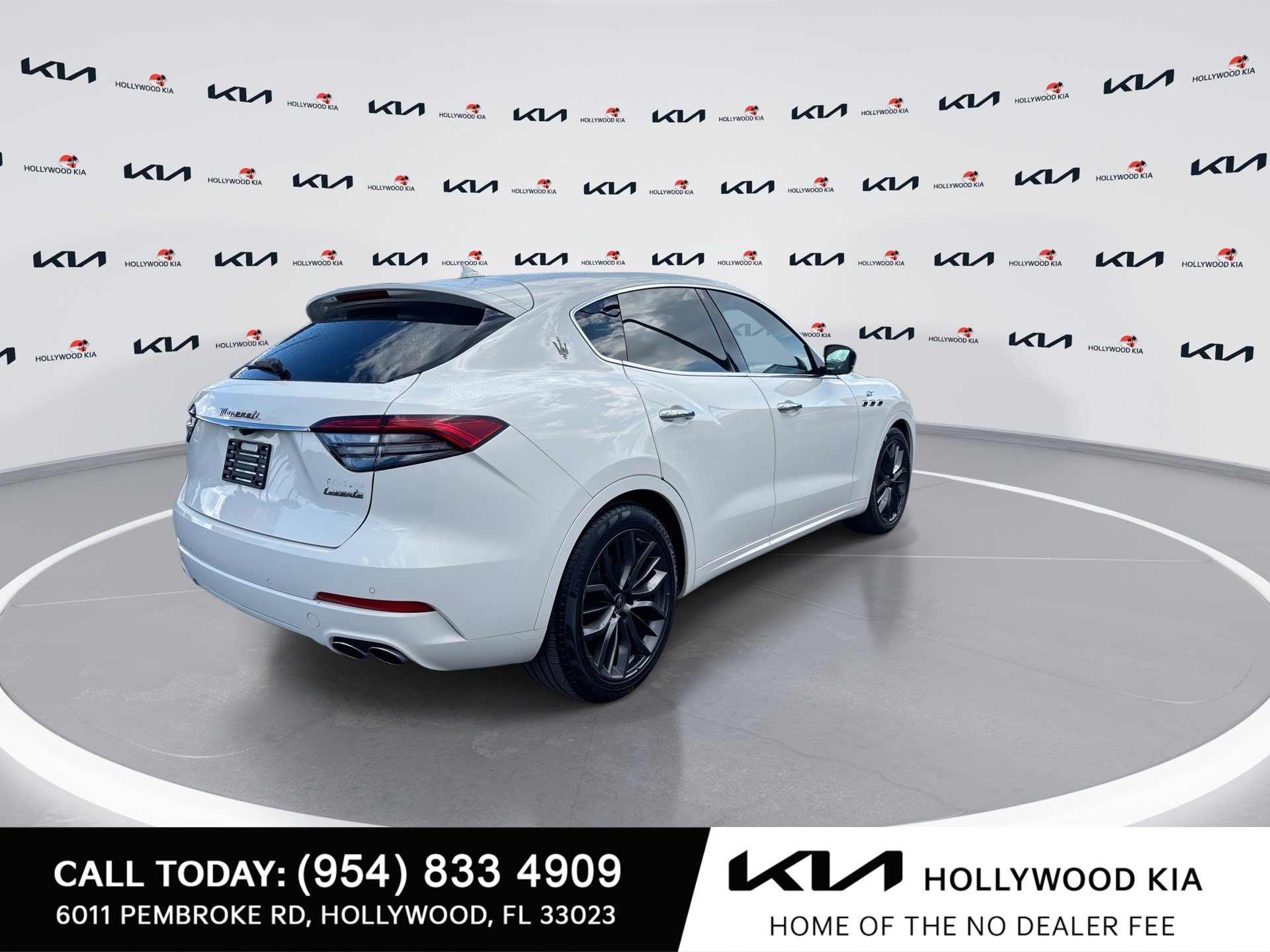Used 2024 Maserati Levante GT Ultima AWD/4WD image 8