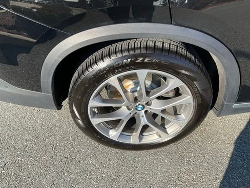 Used 2022 BMW X5 xDrive40i w/ Parking Assistance Package image 7