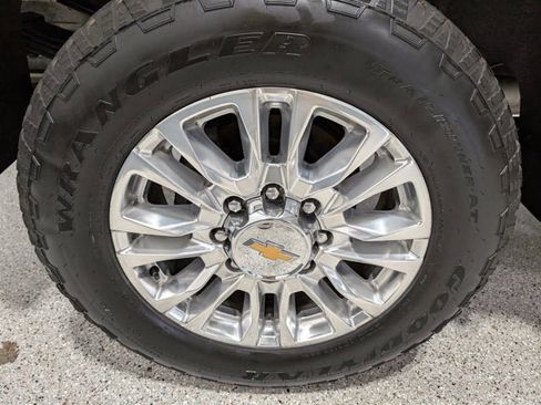 Used 2023 Chevrolet Silverado 3500 High Country w/ Z71 Off-Road Package image 13