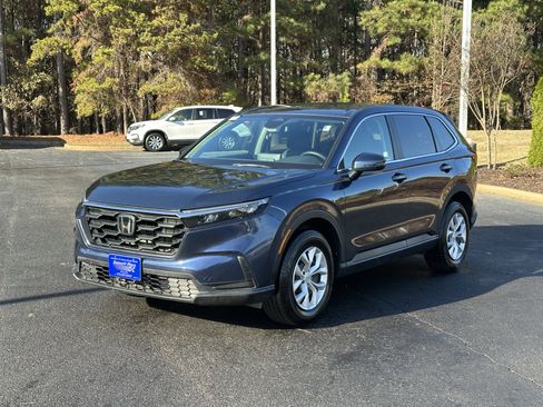 Used 2025 Honda CR-V LX image 6