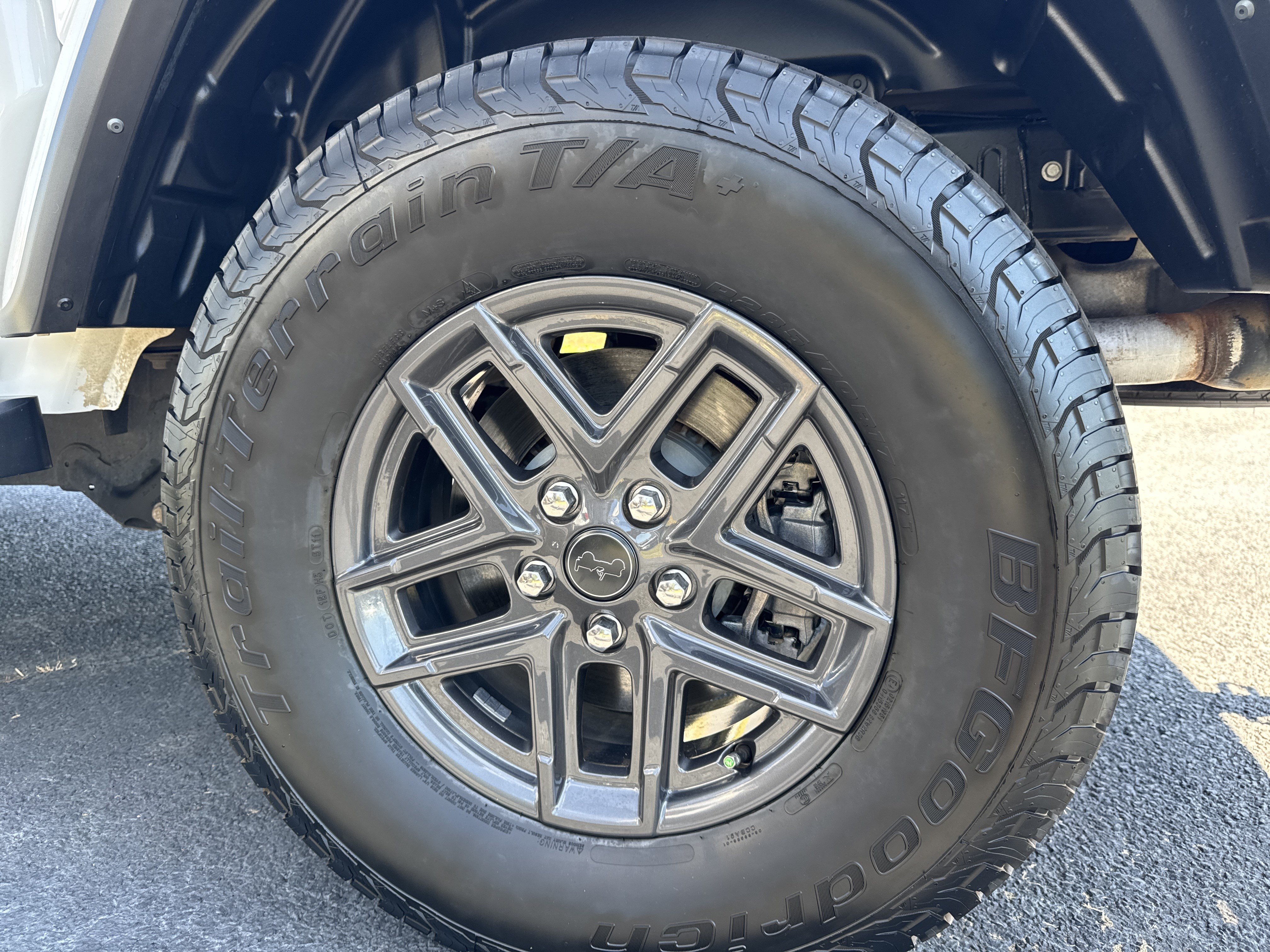 Used 2024 Jeep Gladiator Sport AWD/4WD image 19