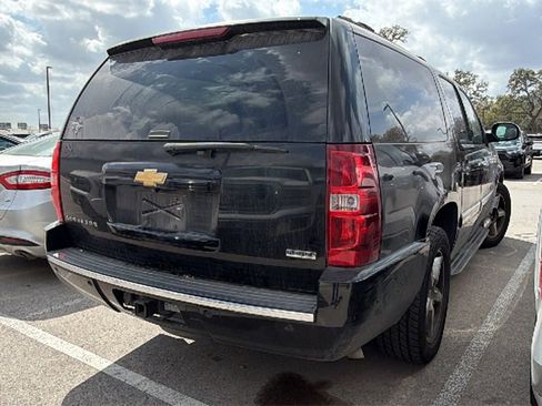 Used 2012 Chevrolet Suburban LTZ image 4