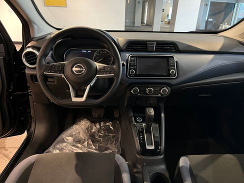Used 2025 Nissan Versa SV image 33