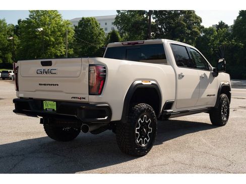 New 2026 GMC Sierra 2500 AT4X w/ LPO, Black Badging Package AWD/4WD image 9