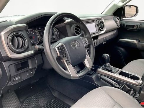 Used 2018 Toyota Tacoma SR5 image 12