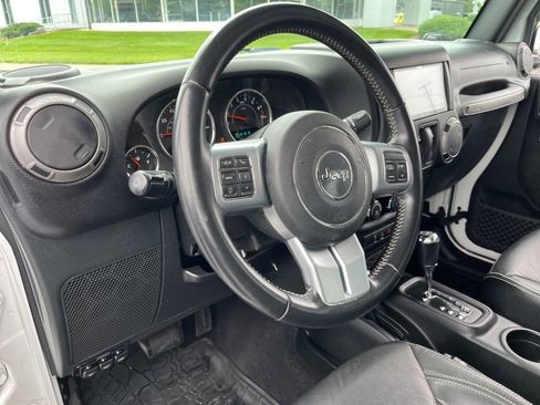 Used 2017 Jeep Wrangler Sport AWD/4WD image 2