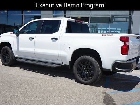 Used 2026 Chevrolet Silverado 1500 LT Trail Boss w/ LT Trail Boss Premium Package AWD/4WD image 6