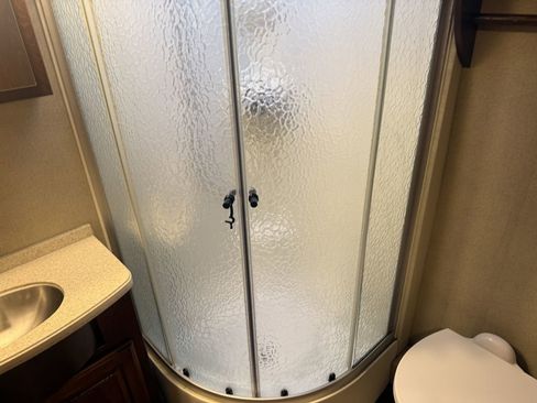 Used 2017 Mercedes-Benz Sprinter 3500 image 72