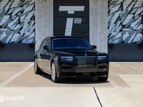 Used 2023 Rolls-Royce Phantom Extended Wheelbase RWD image 1