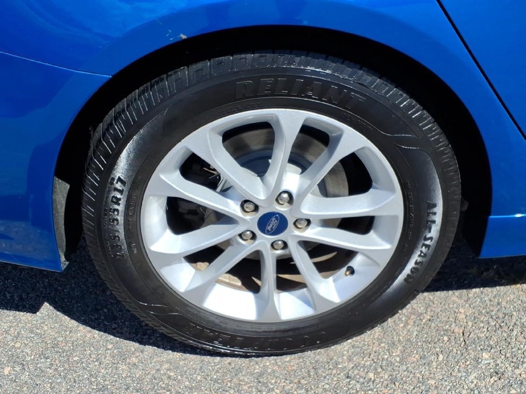 Used 2020 Ford Fusion SE FWD image 11