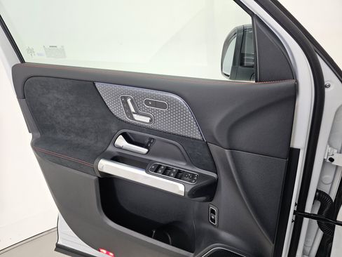New 2026 Mercedes-Benz GLB 35 AMG 4MATIC image 12