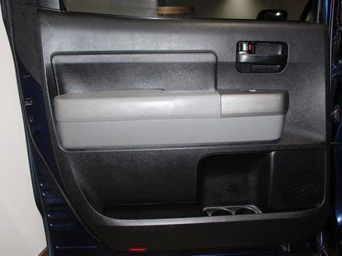 Used 2012 Toyota Tundra 2WD CrewMax w/ SR5 Pkg image 31