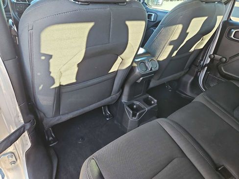Used 2022 Jeep Gladiator Sport image 17