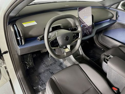 New 2026 Volvo EX30 Plus w/ Protection Package Premier image 9