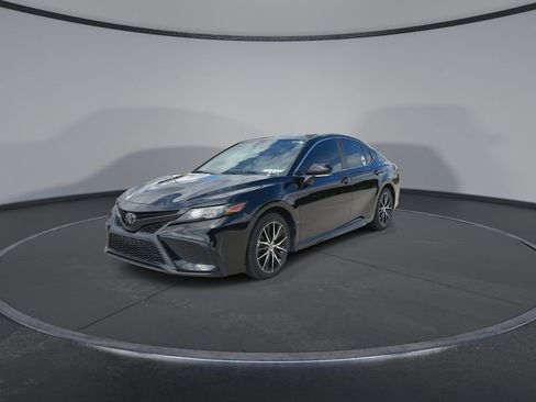 Used 2022 Toyota Camry SE w/ Convenience Package image 4