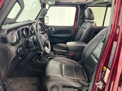 Used 2021 Jeep Wrangler Unlimited Sahara AWD/4WD image 19